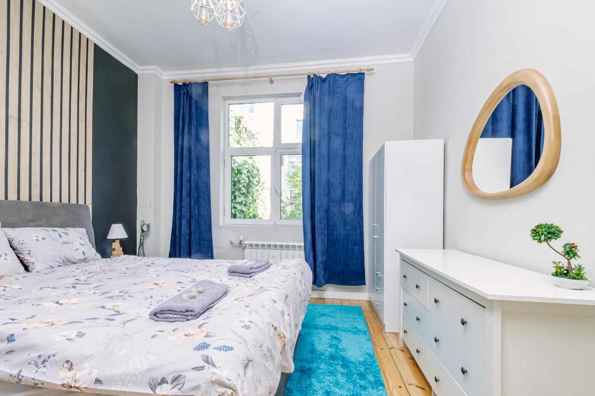 Apartament 5 Seconds Away From The Main Street, Free Secured Parking *